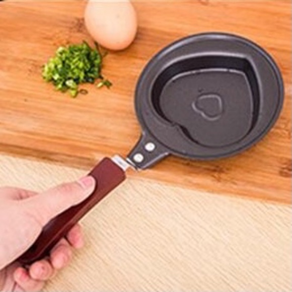 Fun Heart Shaped Mini Frying Pan ❤️ - Picture 6 of 16